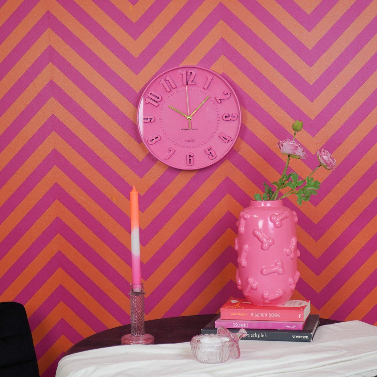 Neon roze wandklok - 30x30x4cm, Housevitamin