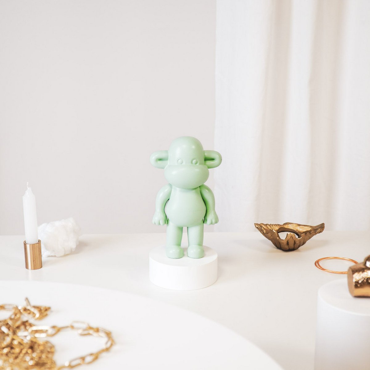 Ornament - 'The Legend' Monkey Figuur - Polyresin - Mintgroen - 11x7x19cm