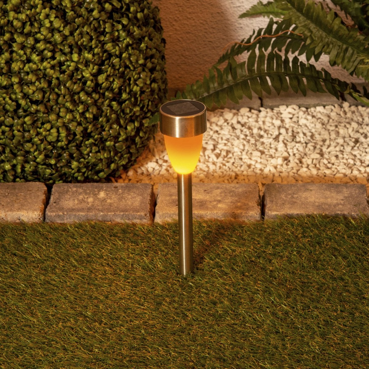 6 Set LED LED Solar Outer Light met aarde spies gemaakt van roestvrijstalen gekleurd metaal en plastic, met geïntegreerde LED