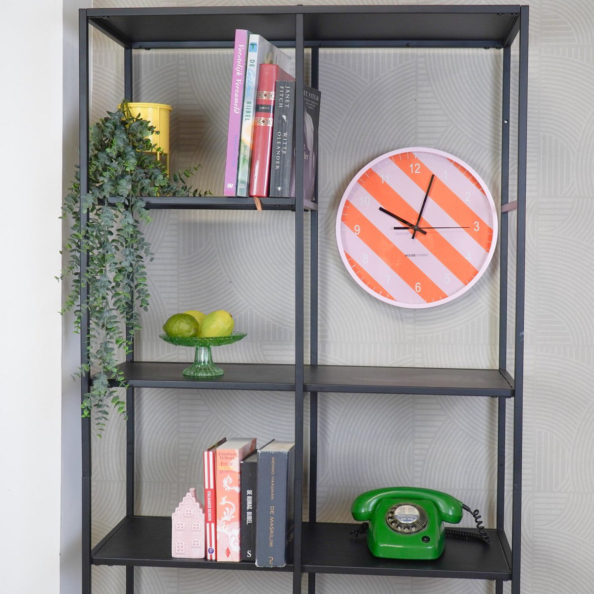 Wandklok met gestreept patroon - oranje/roze - 34x4x34cm