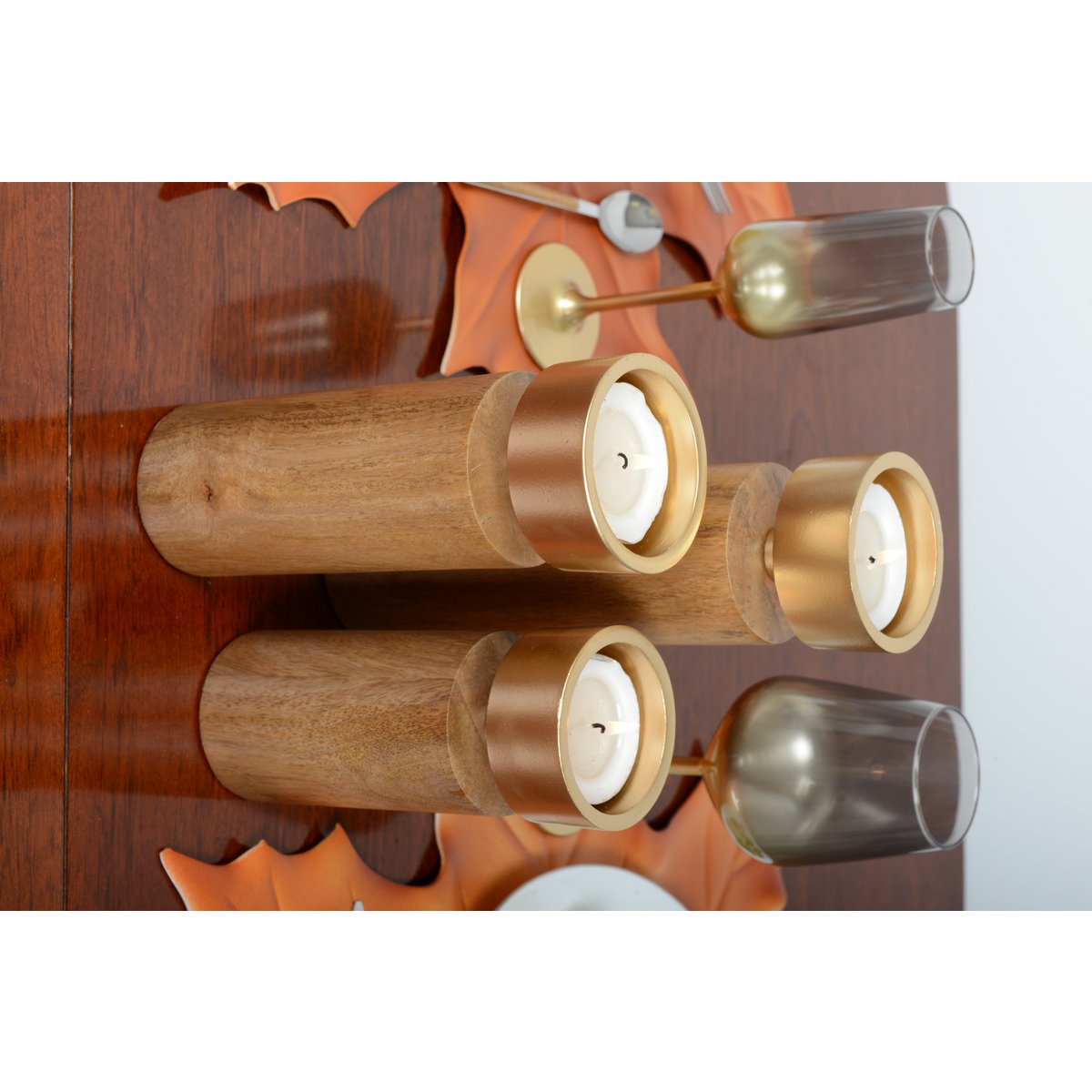 Hout en gouden kandelaar 27 cm