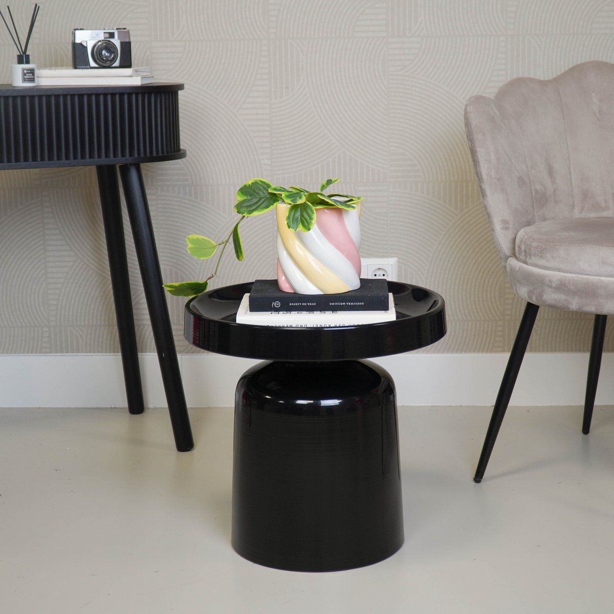Pion Bijzettafel - Zwart - Ø 43x42cm Metalen Design