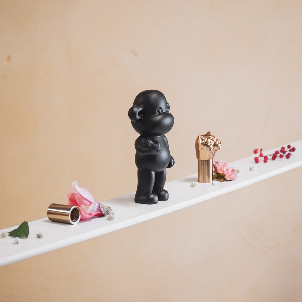 Legende Aapbeeldje Zwart - Polyresin 'Hang Losse' 11x7x19cm