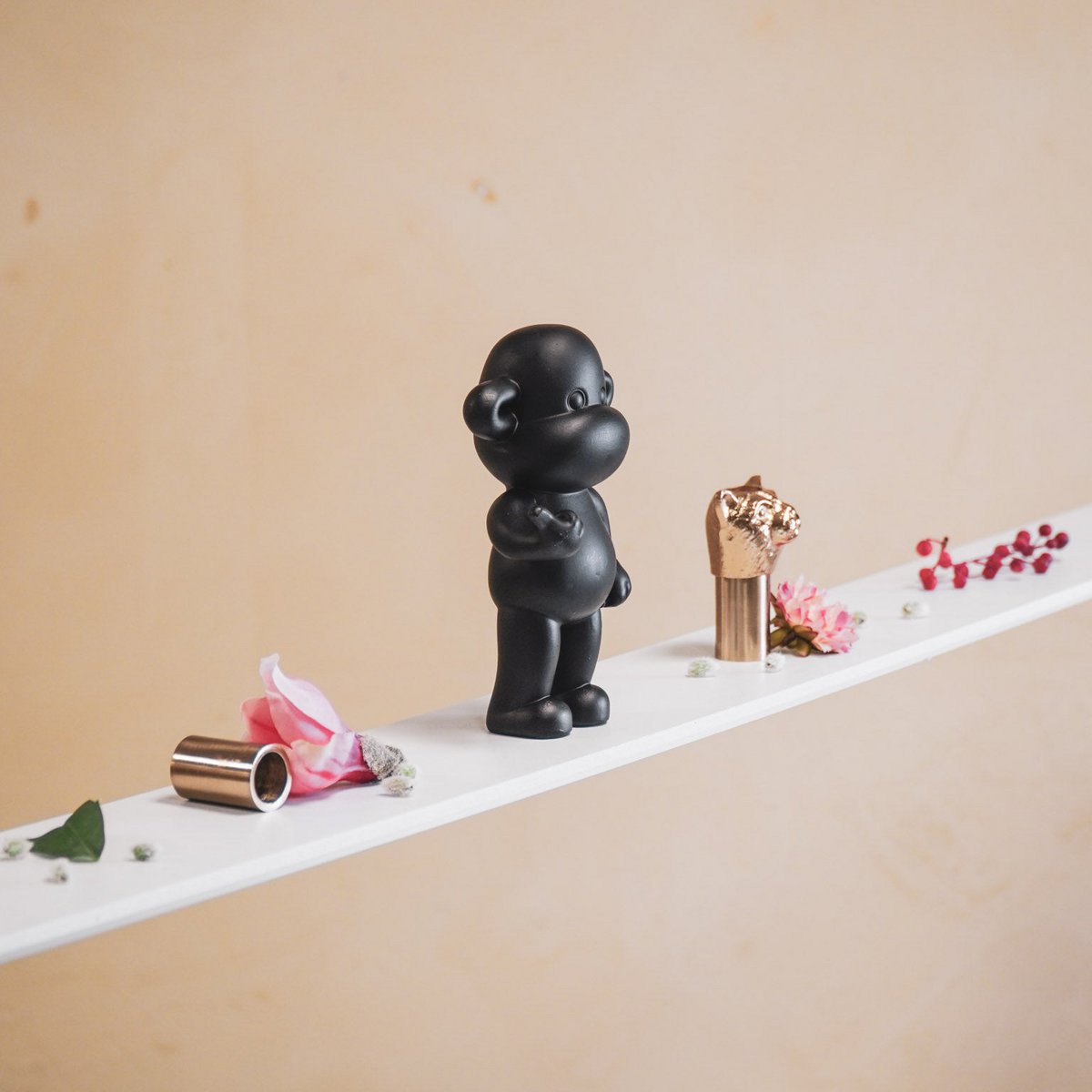 Legende Aapbeeldje Zwart - Polyresin 'Hang Losse' 11x7x19cm