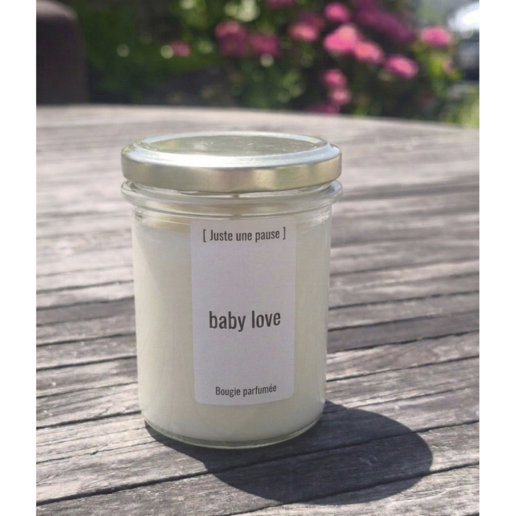 Juste une Pause Baby Love Gegoten Kaars - Muskus & Poederachtig