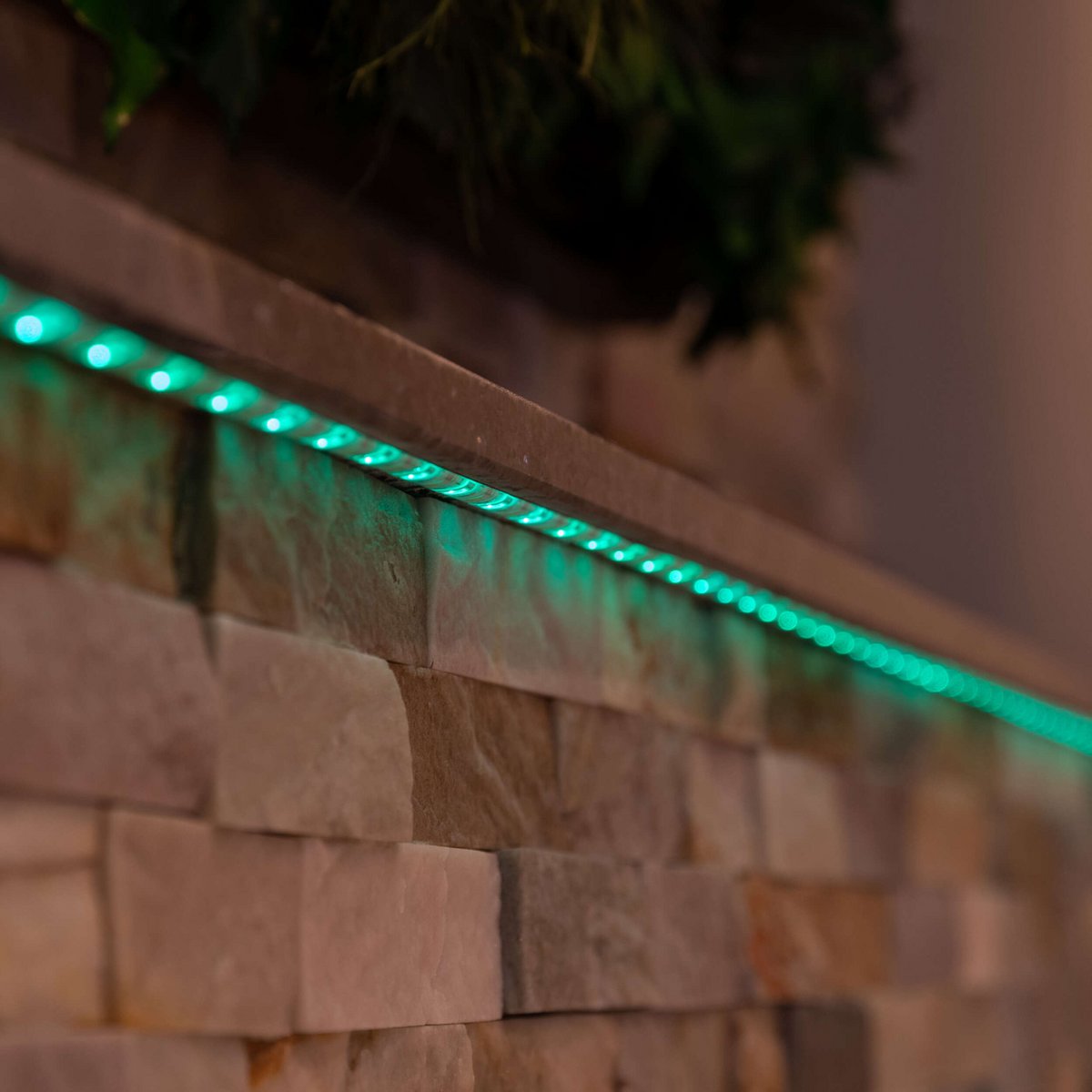 Digitale indoor LED -streep 5m, gemaakt van plastic, kleurrijke, geïntegreerde LED